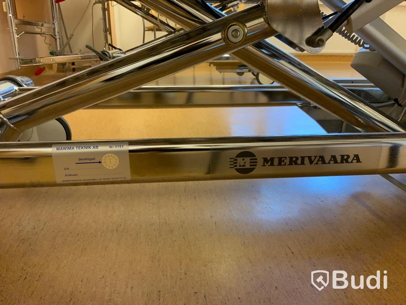 Sjukhussäng elektrisk justerbar - Rum 4033