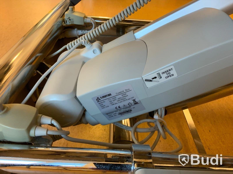 Sjukhussäng elektrisk justerbar - Rum 4033