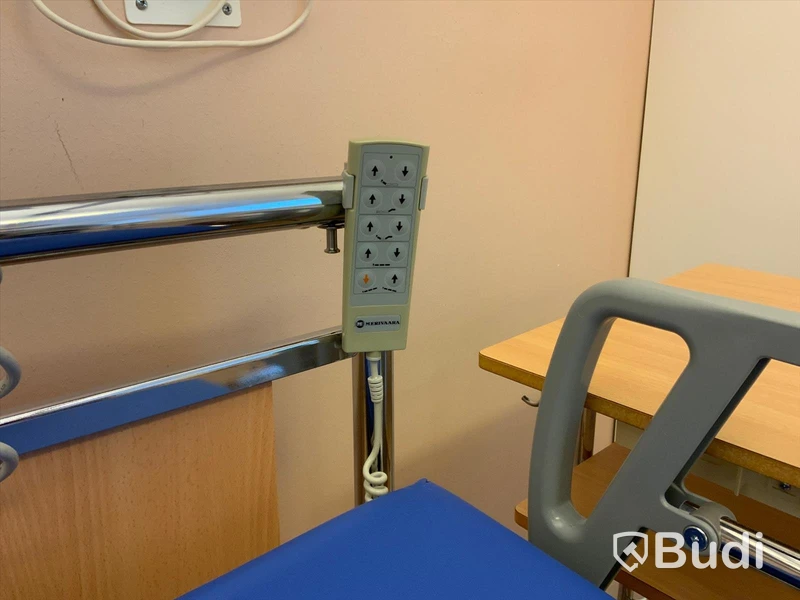 Sjukhussäng elektrisk justerbar - Rum 4033