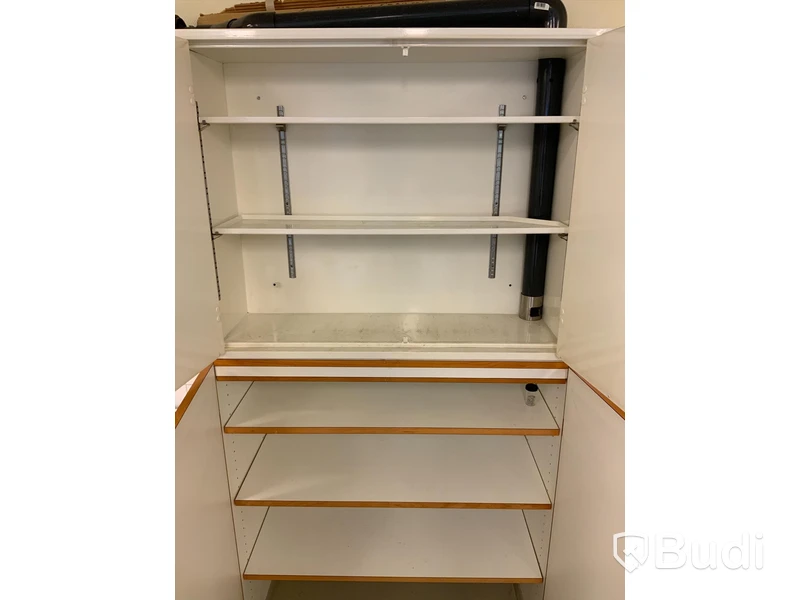 Dragbänk tvådelad och kemiskåp med utsug och underskåp - Rum 3064
