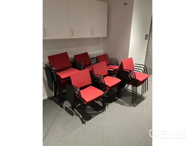26 st konferensstolar Lammhults Spira, med fällbar skrivplatta