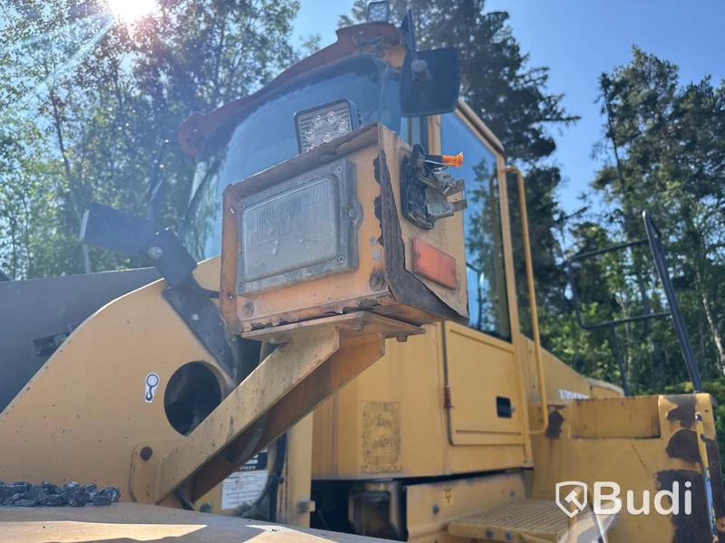 Hjullastare Volvo L220E med skopa -2001