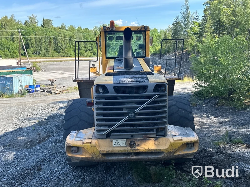 Hjullastare Volvo L220E med skopa -2001