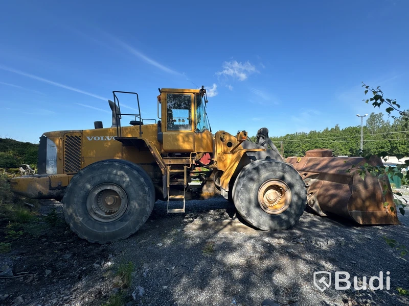 Hjullastare Volvo L220E med skopa -2001