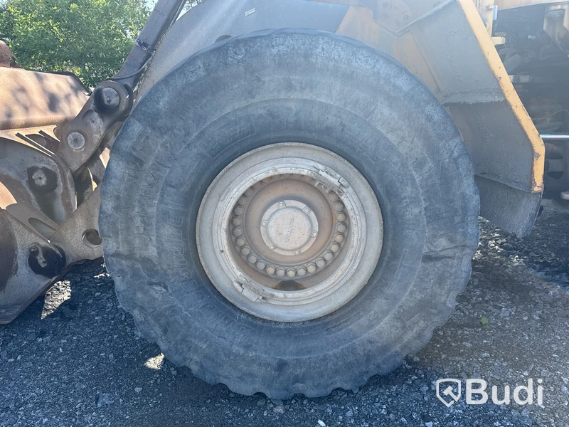 Hjullastare Volvo L220E med skopa -2001