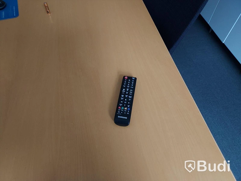 Konferensrum, bord, stolar, tv-skärm