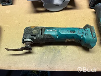 12 st batterimaskiner Makita