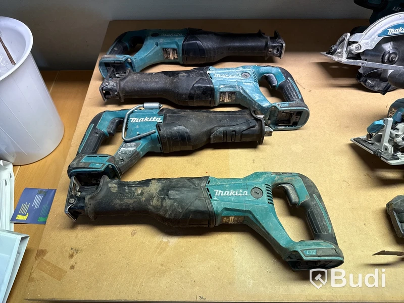 12 st batterimaskiner Makita
