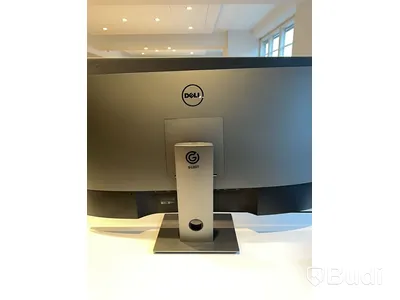 Dell 43tum datorskärm 4k 60hz. OBS! Skrapad skärm.