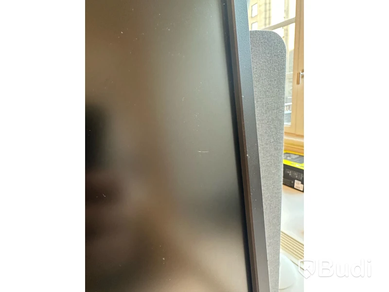 Dell 43tum datorskärm 4k 60hz. OBS! Skrapad skärm.
