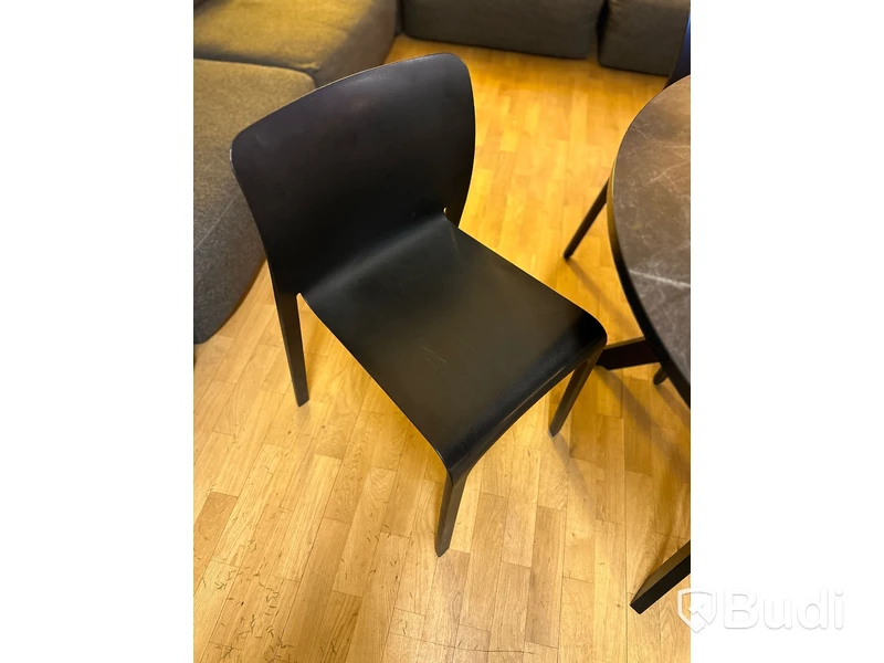Bord med 4 st designstolar, se beskrivning