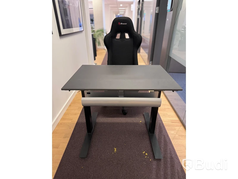 Skrivbord och gamingstol Arozzi, OBS! Saknar strömsladd