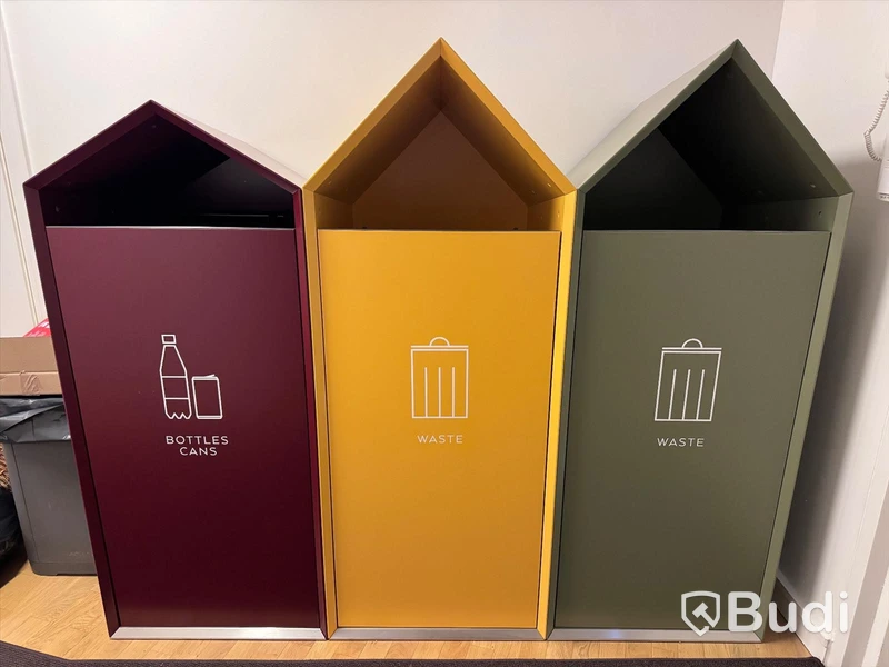 3 st Sopdispensers - TreCe Ridge, 60x65x140-153 cm, ord.pris ca 50.000 kr ink moms