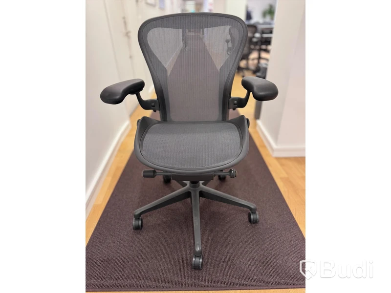 Kontorsstol - Herman Miller Aeron, mörkgrå, Ord. pris inkl. moms: 16 000 kr