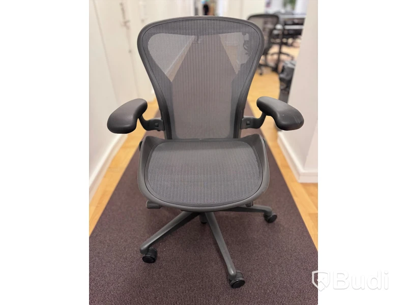 Kontorsstol - Herman Miller Aeron, mörkgrå, Ord. pris inkl. moms: 16 000 kr