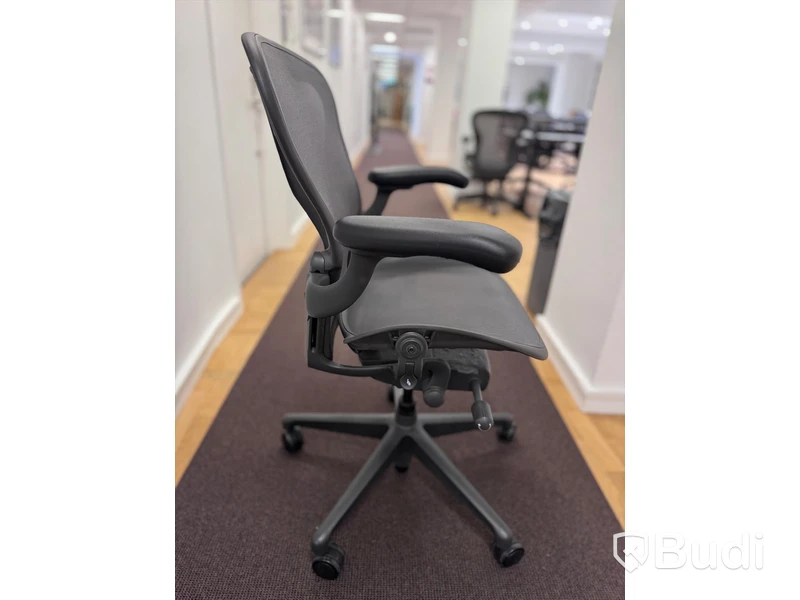 Kontorsstol - Herman Miller Aeron, mörkgrå, Ord. pris inkl. moms: 16 000 kr