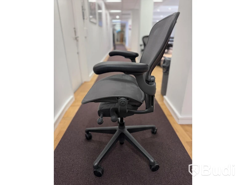 Kontorsstol - Herman Miller Aeron, mörkgrå, Ord. pris inkl. moms: 16 000 kr