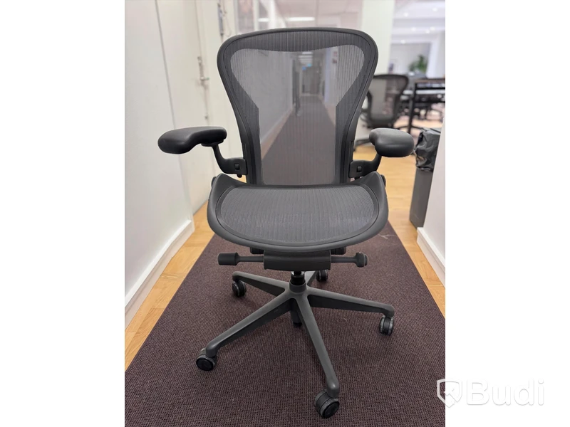 Kontorsstol - Herman Miller Aeron, mörkgrå, Ord. pris inkl. moms: 16 000 kr