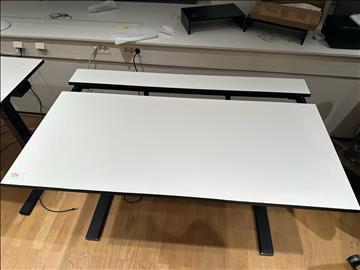 Höj- och sänkbart skrivbord 140x80 cm - vit