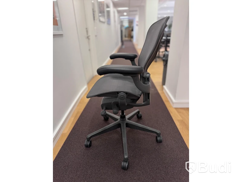 Kontorsstol - Herman Miller Aeron, mörkgrå, Ord. pris inkl. moms: 16 000 kr