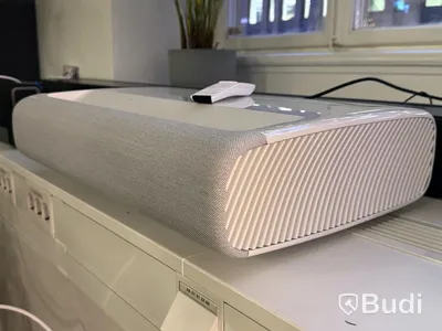 Projektor och projektorduk - Samsung The Premiere Laser Projector och Hivilux Floor Screen Ord. pris: ca 70 000 kr