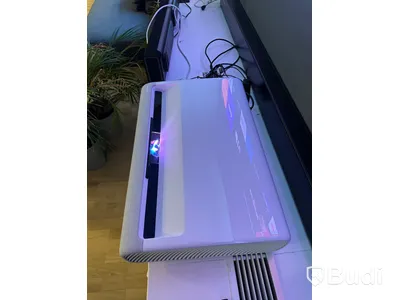Projektor och projektorduk - Samsung The Premiere Laser Projector och Hivilux Floor Screen Ord. pris: ca 70 000 kr