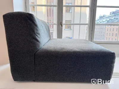 Fåtölj samt soffbord - Hay Mags, grå marmorerad samt bord från Jysk, svart