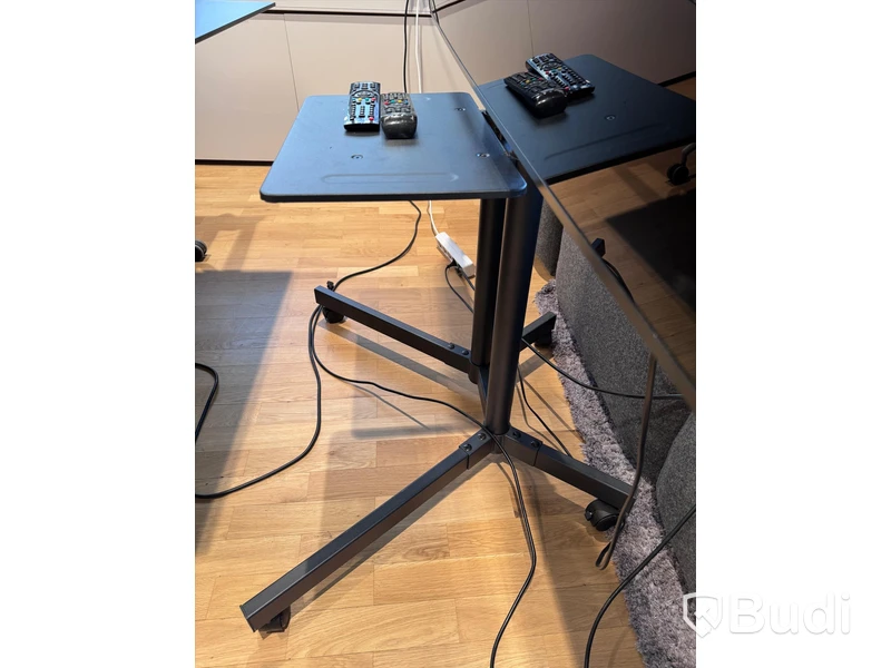 Skärm/display på stativ med hjul - Swedx SM-75K1, diagonalt 192 cm