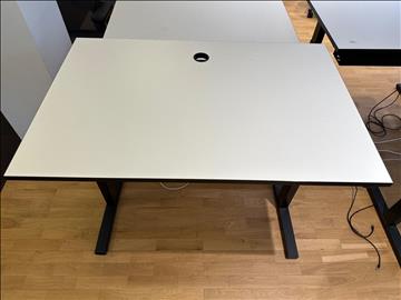 Höj- och sänkbart skrivbord 120x80 cm - vit
