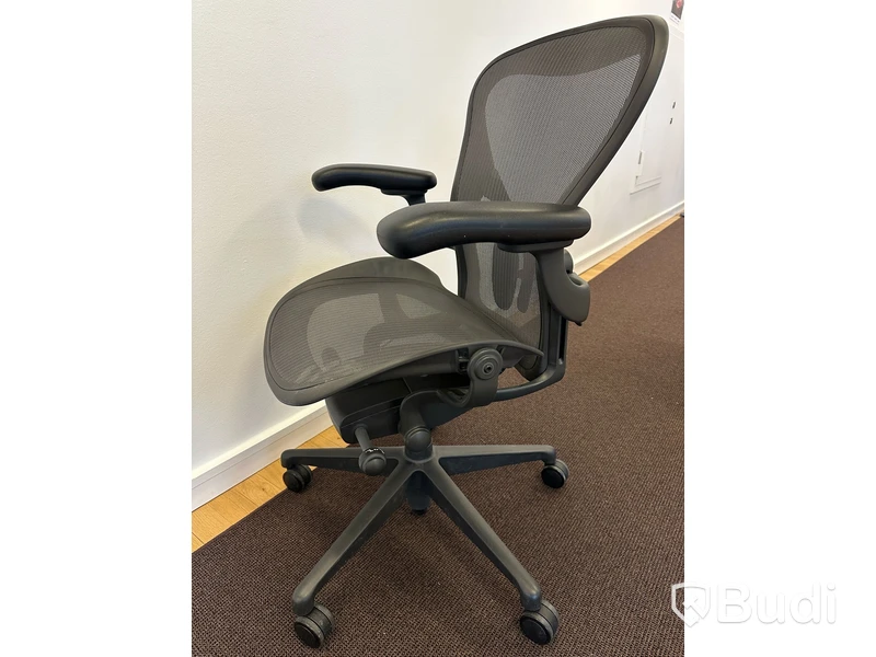 Kontorsstol - Herman Miller Aeron, mörkgrå, Ord. pris inkl. moms: 16 000 kr