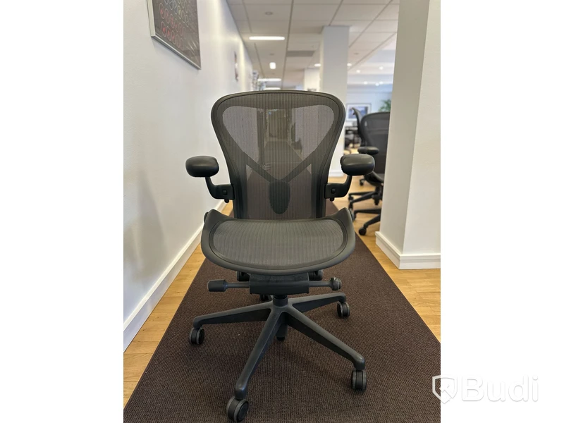 Kontorsstol - Herman Miller Aeron, mörkgrå, Ord. pris inkl. moms: 16 000 kr