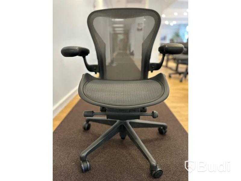 Kontorsstol - Herman Miller Aeron, mörkgrå, Ord. pris inkl. moms: 16 000 kr