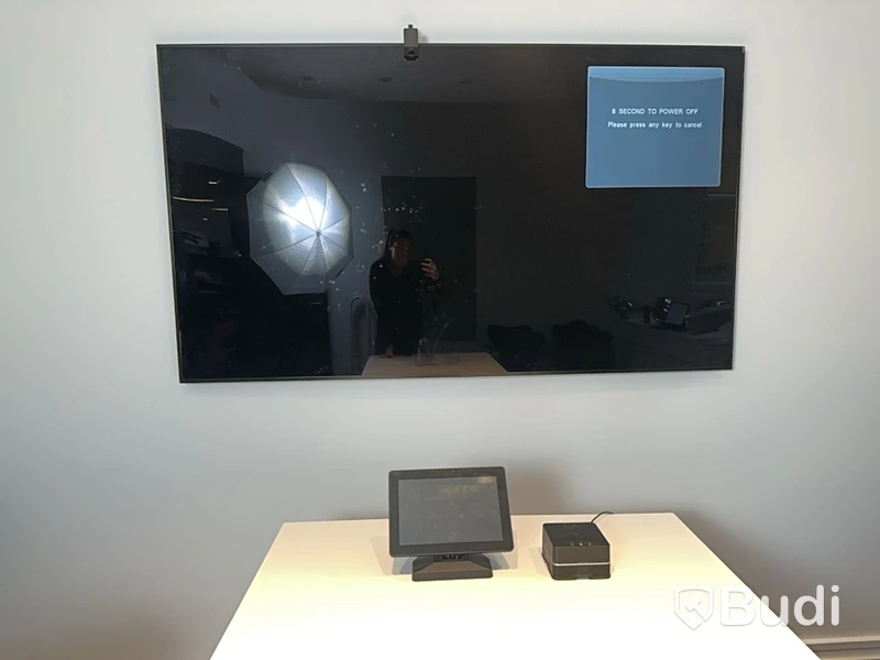 Konferensutrustning - Asus Google Meet Video Conference Kit plus TV-skärm/display.