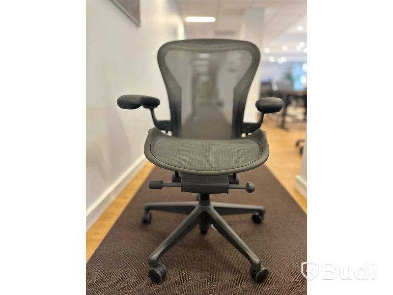 Kontorsstol - Herman Miller Aeron, mörkgrå, Ord. pris inkl. moms: 16 000 kr