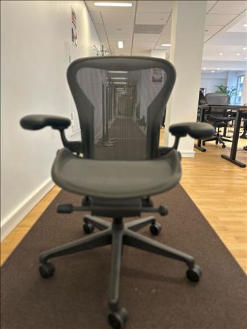 Kontorsstol - Herman Miller Aeron, mörkgrå, Ord. pris inkl. moms: 16 000 kr