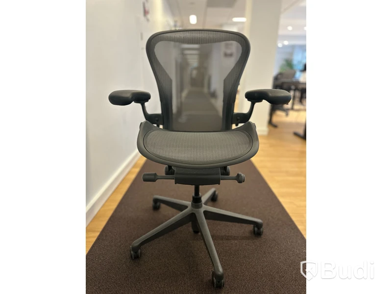 Kontorsstol - Herman Miller Aeron, mörkgrå, Ord. pris inkl. moms: 16 000 kr