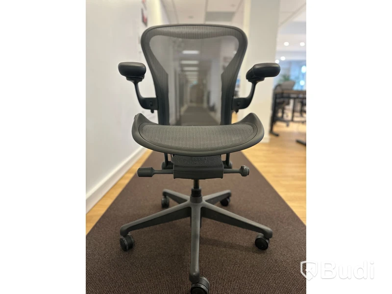Kontorsstol - Herman Miller Aeron, mörkgrå, Ord. pris inkl. moms: 16 000 kr
