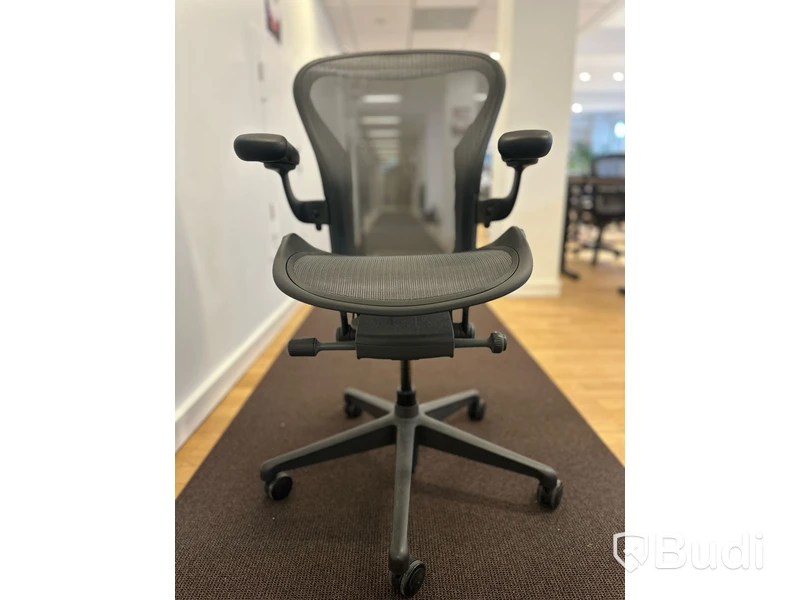 Kontorsstol - Herman Miller Aeron, mörkgrå, Ord. pris inkl. moms: 16 000 kr
