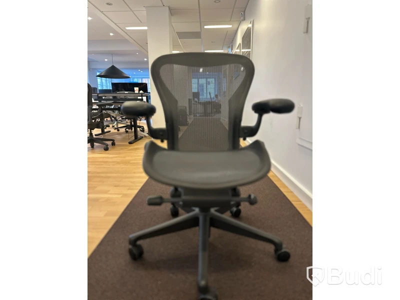 Kontorsstol - Herman Miller Aeron, mörkgrå, Ord. pris inkl. moms: 16 000 kr