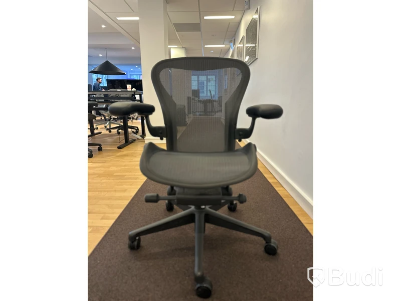 Kontorsstol - Herman Miller Aeron, mörkgrå, Ord. pris inkl. moms: 16 000 kr
