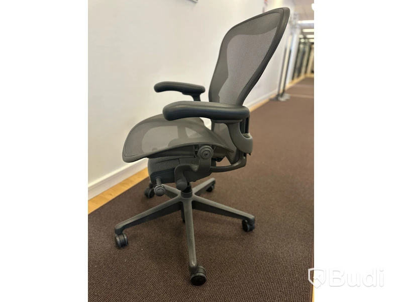 Kontorsstol - Herman Miller Aeron, mörkgrå, Ord. pris inkl. moms: 16 000 kr