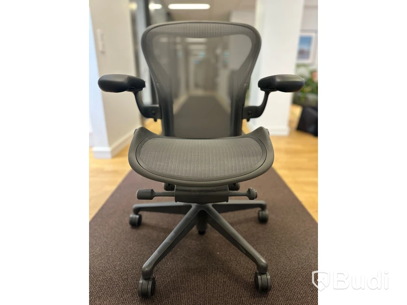 Kontorsstol - Herman Miller Aeron, mörkgrå, Ord. pris inkl. moms: 16 000 kr