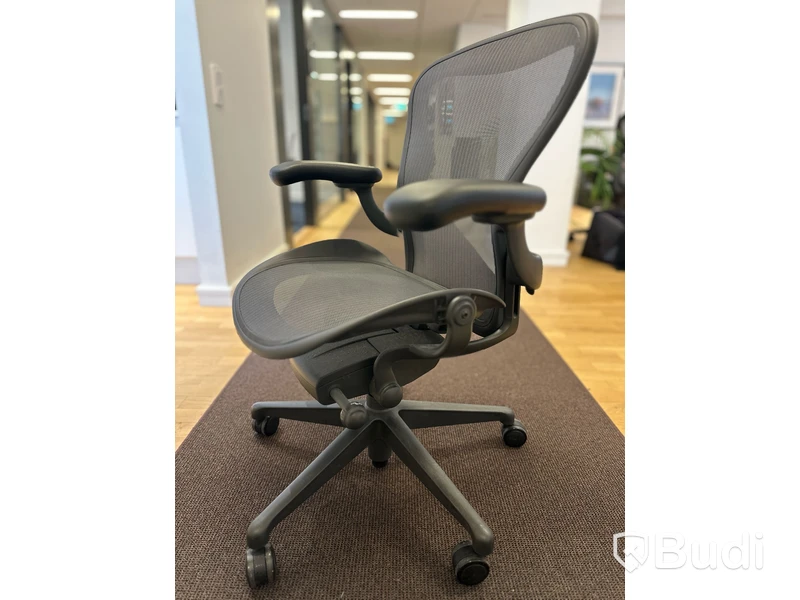 Kontorsstol - Herman Miller Aeron, mörkgrå, Ord. pris inkl. moms: 16 000 kr