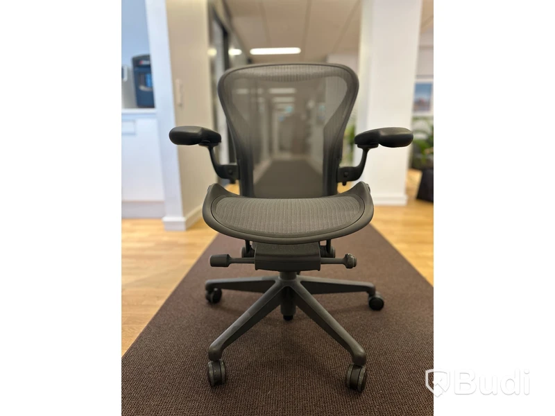Kontorsstol - Herman Miller Aeron, mörkgrå, Ord. pris inkl. moms: 16 000 kr