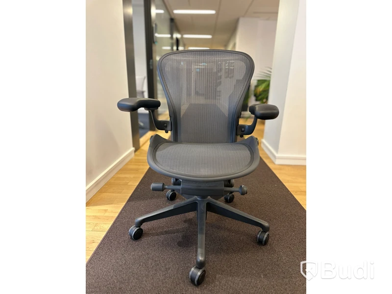 Kontorsstol - Herman Miller Aeron, mörkgrå, Ord. pris inkl. moms: 16 000 kr