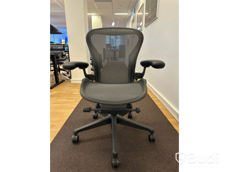 Kontorsstol - Herman Miller Aeron, mörkgrå, Ord. pris inkl. moms: 16 000 kr