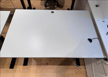 Höj- och sänkbart skrivbord 120x80 cm - ljusgrå 