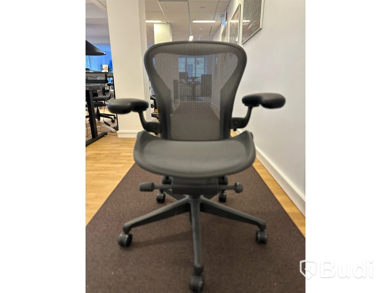 Kontorsstol - Herman Miller Aeron, mörkgrå, Ord. pris inkl. moms: 16 000 kr