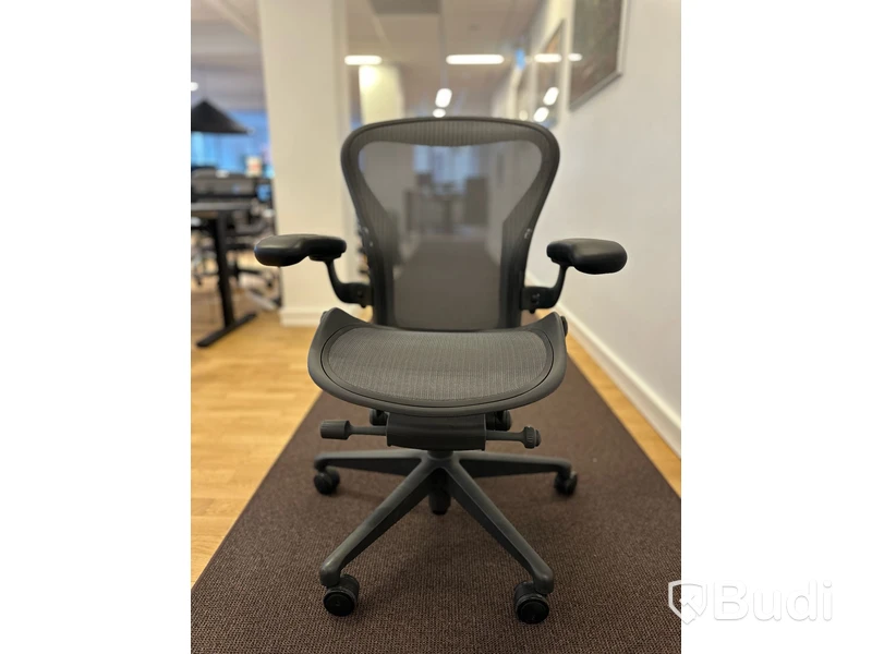 Kontorsstol - Herman Miller Aeron, mörkgrå, Ord. pris inkl. moms: 16 000 kr