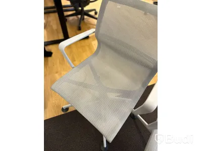 Kontorsstolar, 2 st - Vitra Physix utan hjul, vit/grå med tygsits, Totalt ord. pris inkl. moms: ca 25 000 kr